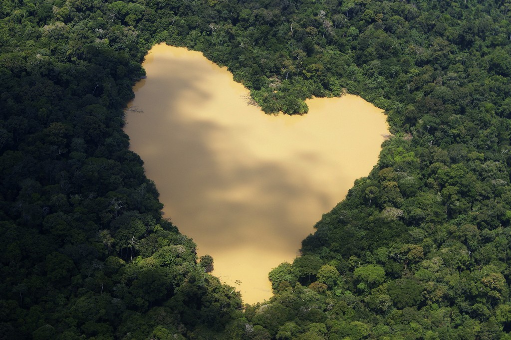 Heart-Shaped Lake, Brazil - httpworldtoptop.com