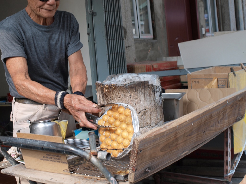 The mini egg puffs are being made Photo: wikimedia