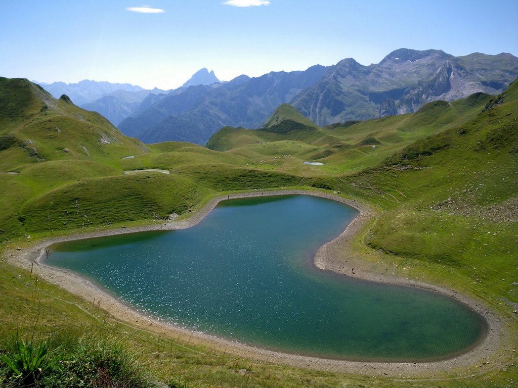 Lac du Montagnon, France - www.ladouane.com
