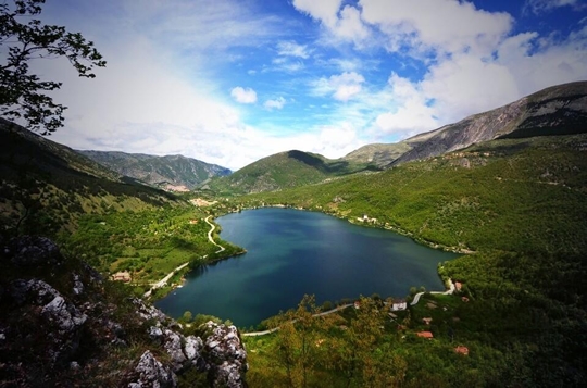 Lago di Scanno, Italy - httpworldtoptop.com