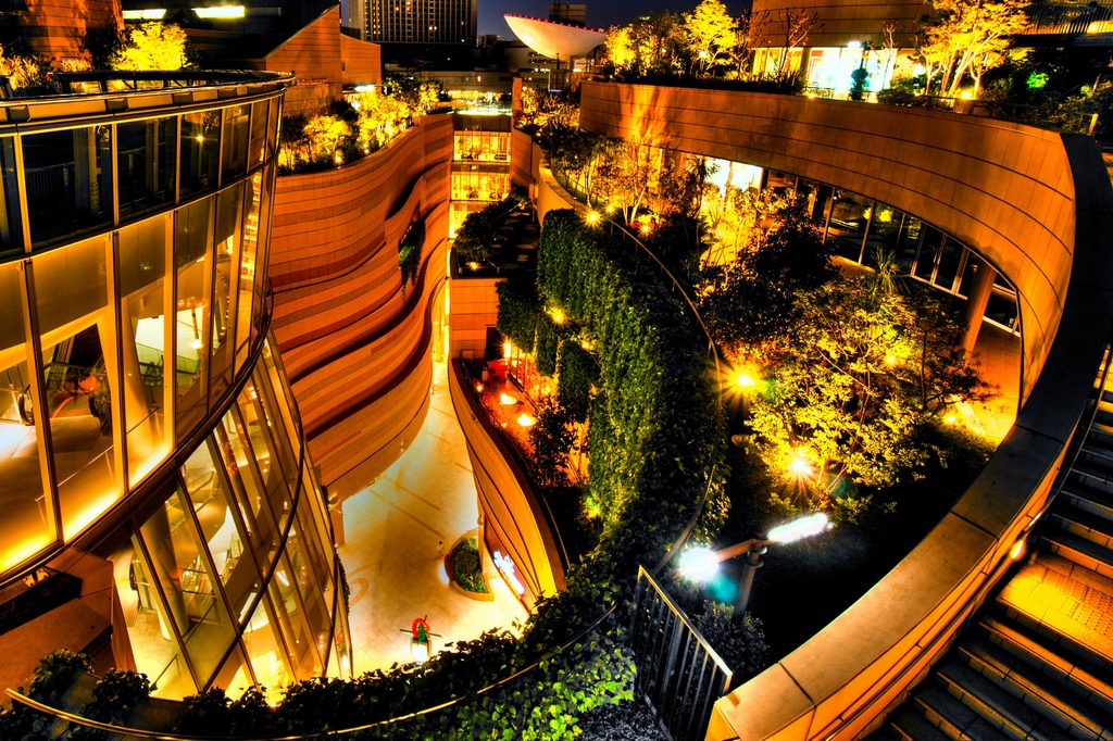 Namba Parks with its stunning beauty at night Photo: thousandwonders