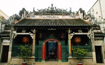 Visiting Thien Hau Lady Temple — The oldest temple in Saigon Thien hau pagoda ho chi minh city vietnam