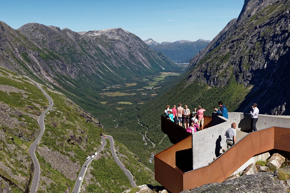 Trollstigen Visitor Terrace – Stigfossen,Norway
