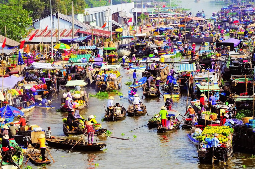 cai rang floating market in can tho