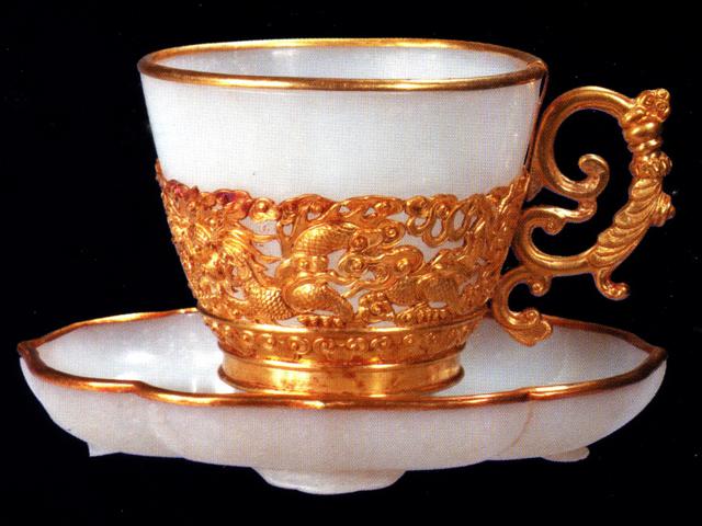 precious royal belongings of Nguyen Dynasty in Hue, Vietnam (13) PRECIOUS ROYAL BELONGINGS of nguyen dynasty in Hue vietnam