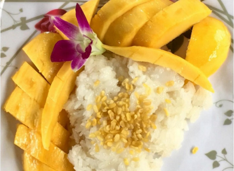 Khao Neeo Mamuang (Mango Sticky Rice)