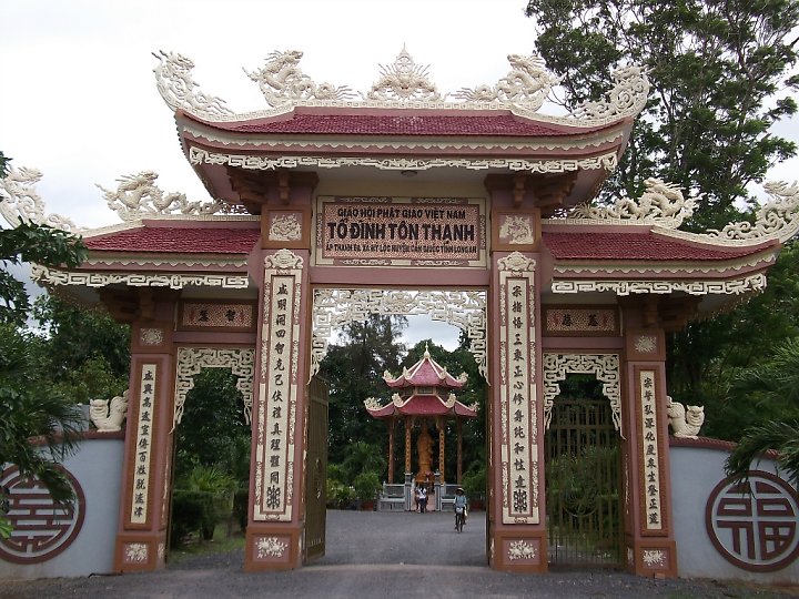 ton thanh pagoda