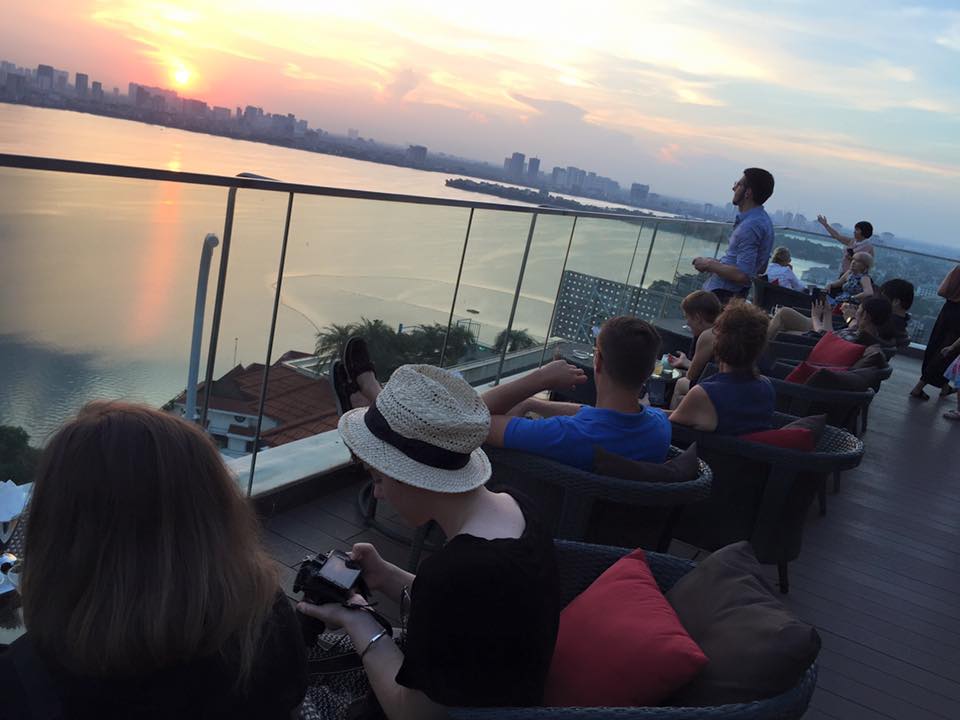 summit lounge thanh nien road hanoi