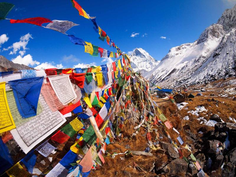 nepal-himalayas-prayer-flags-at-annapurna-base-camp_3 Image by: nepal travel stories blog.