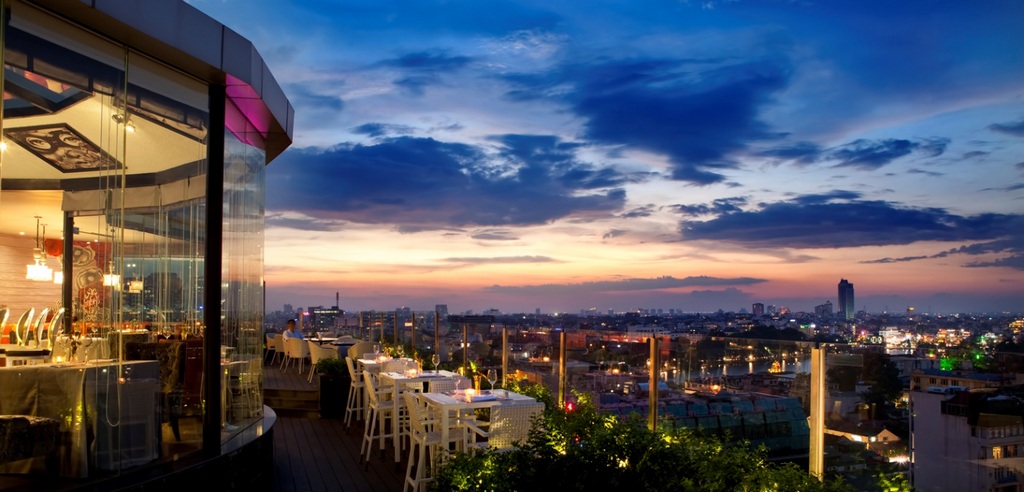 Cielo 13 Sky Bar hanoi vietnam