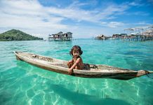 Bajau laut — Explore the life of the last sea nomads bajaus kids Malaysia 3