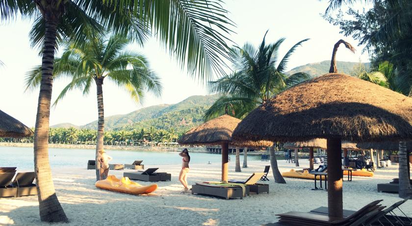 diamond-bay-resort-golf nha trang vietnam review