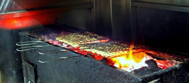 grilled meat ate by president obama in his visit to vietnam
