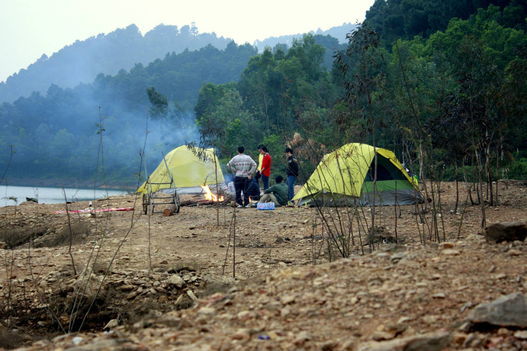 ham lon camping mountain vietnam