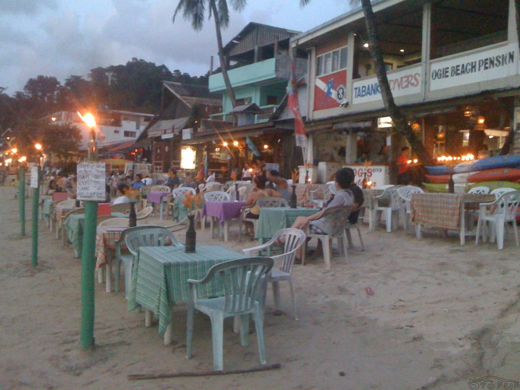 12 sea slugs cafe el nido island
