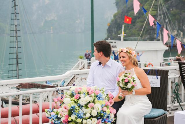 Wedding celebration on cruise halong bay 5