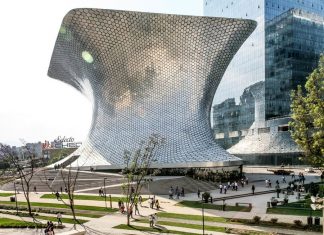 mexico-architecture-Museo-Soumaya-cr-alamy