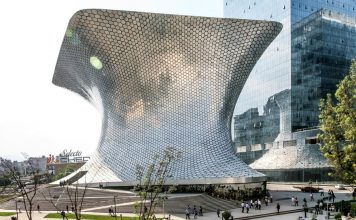Top 7 most famous buildings in Mexico City you must-see mexico-architecture-Museo-Soumaya-cr-alamy