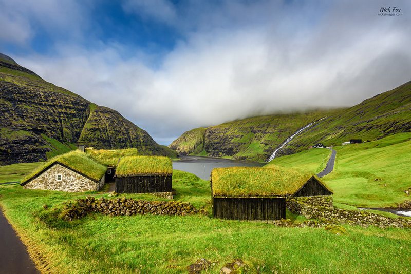 scandinavian houses with grass roofs photos photography pictures 1