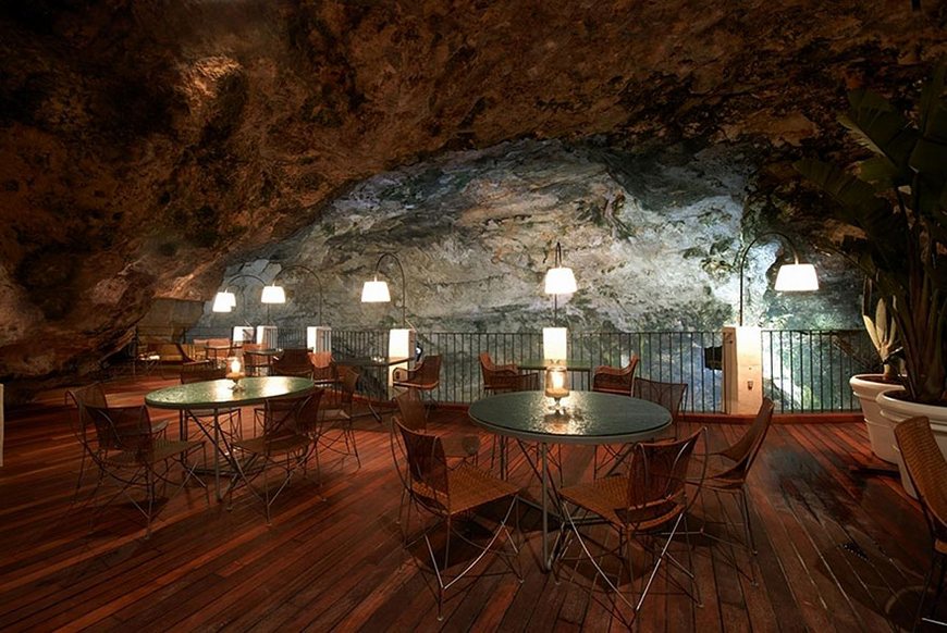 stunning photos of italian-cave-restaurant-grotta-palazzese-polignano-mare 1