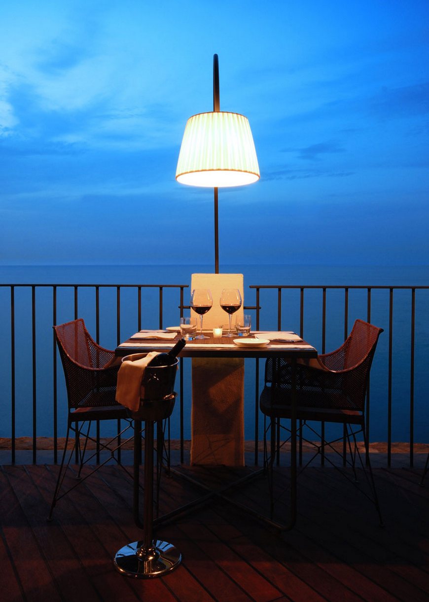 stunning photos of italian-cave-restaurant-grotta-palazzese-polignano-mare 1