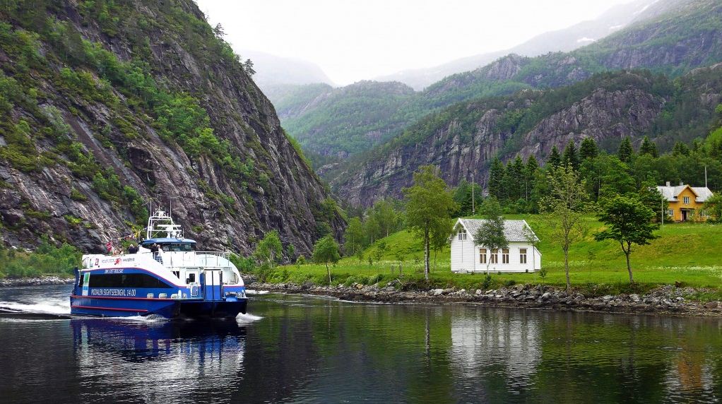 excursion Lysefjordsightseeing-cut norway guide 34