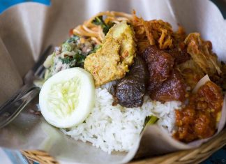 Babi guling, roasted suckling pig, Bali, Indonesia