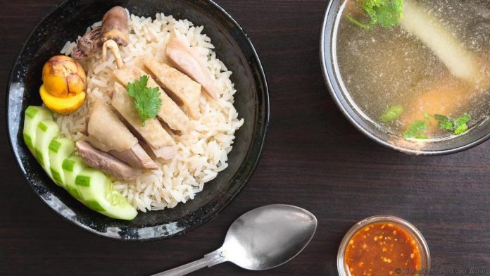 Hainanese chicken rice singapore national dishes 1