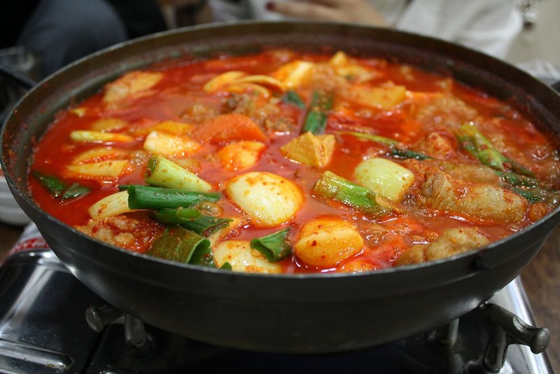 Kimchi jiggae, street food, seoul, korea