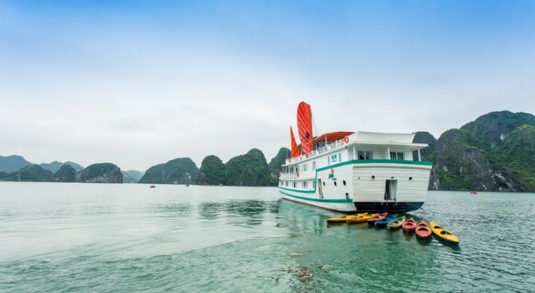 L&rsquo;Azal&eacute;e Cruise, luxury cruises, halong bay, vietnam