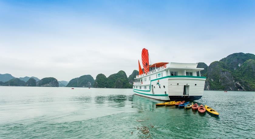 L’Azalée Cruise, luxury cruises, halong bay, vietnam 1