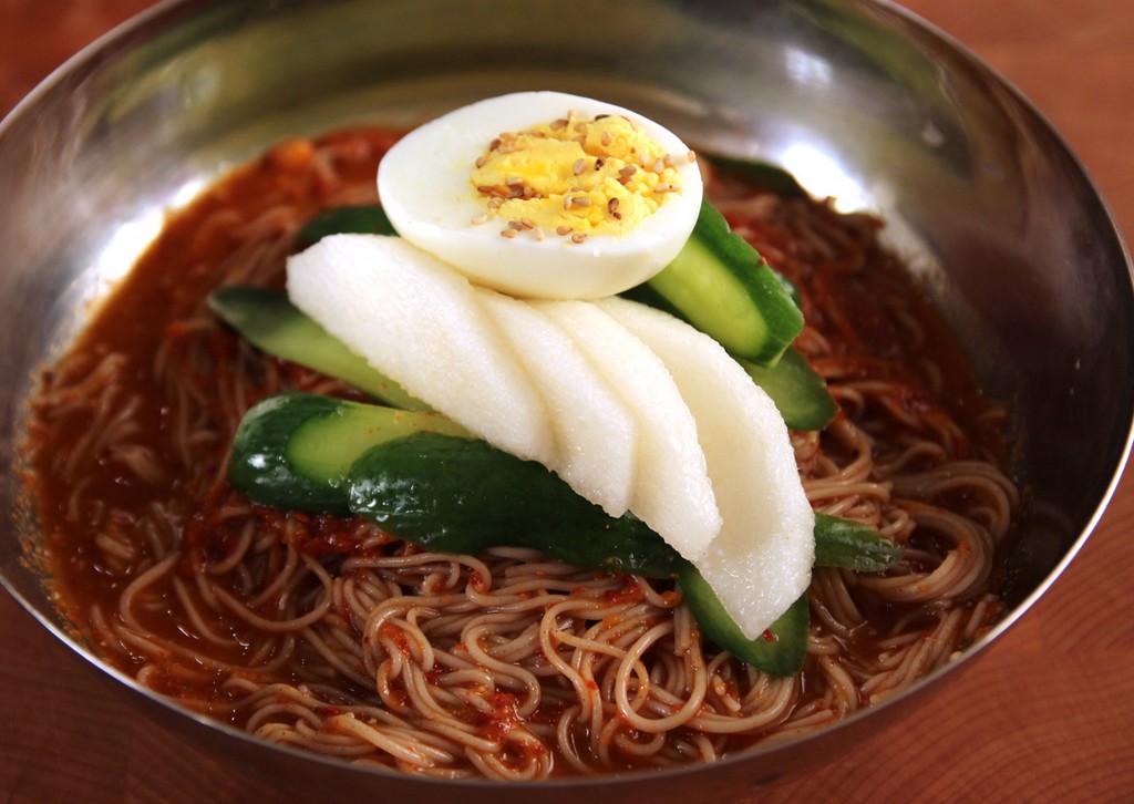 Naengmyeon, street food, seoul, korea