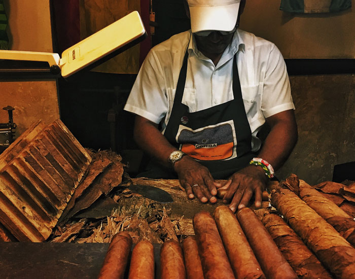 Street photography in Cuba through an iPhone lens (1)