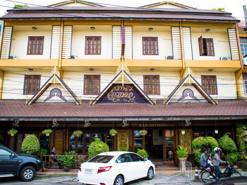 ban ao thong hotel of trang province thailand