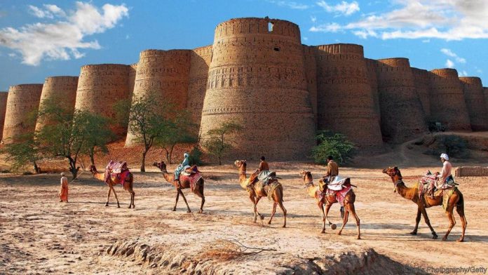 derawar fort in bahawalpur pakistan