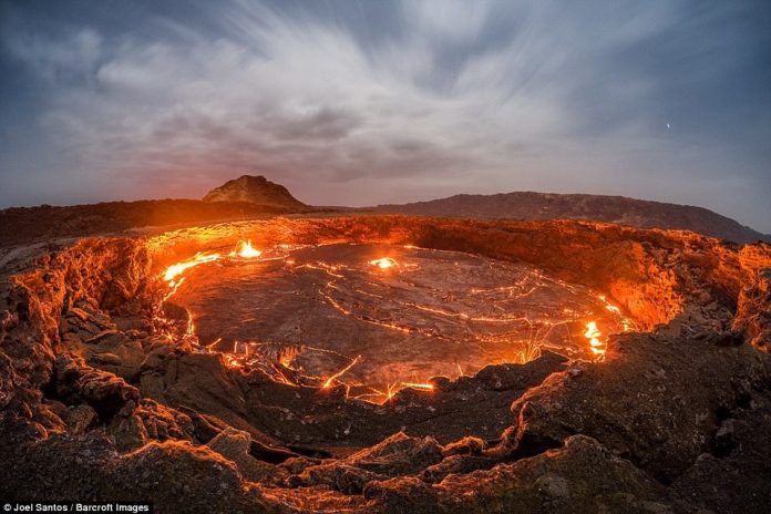 gateway of hell joel santos photographer captures rare photos of 100 year old lava lake ethiopia (14) gateway of hell joel santos photographer captures rare photos of 100 year old lava lake ethiopia (1)