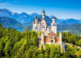 iStock_000076630297-top-10-castles-neuschwanstein.jpg.rend.tccom.1280.960