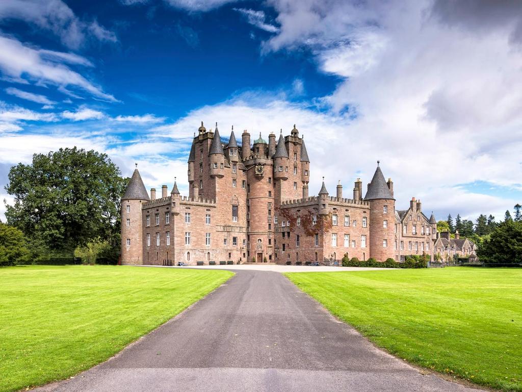 iStock_000077515435-top-10-castles-glamis.jpg.rend.tccom.1280.960