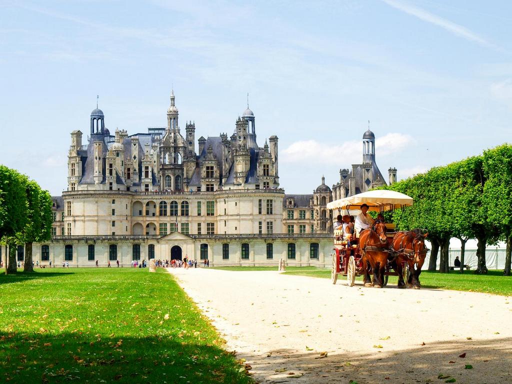 iStock_000086639057-top-10-castles-chambord1.jpg.rend.tccom.1280.960