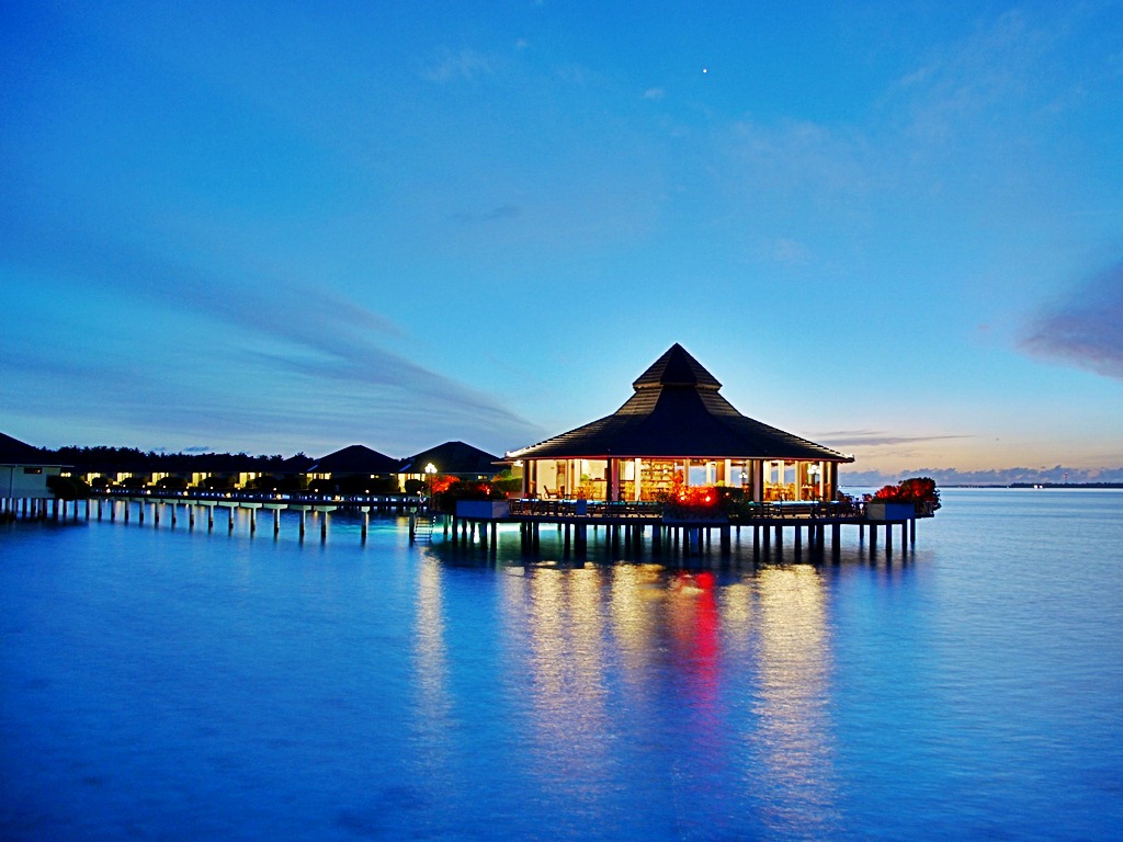 maldives-vacation outwater bulgalow in maldives best hotels hostel resort in maldives