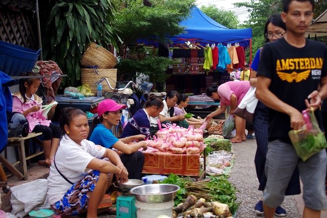 morning market, things to do, Luang Prabang, Lao