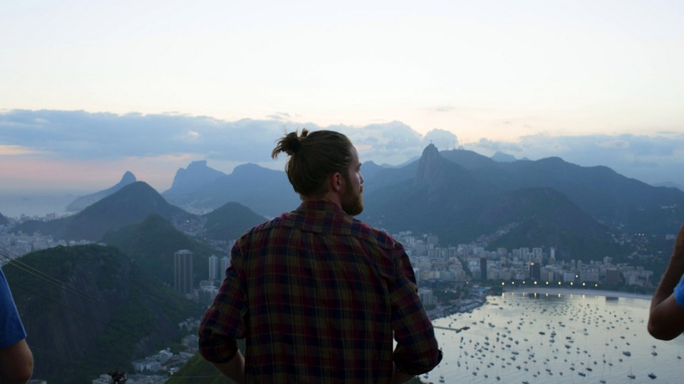 reason why traveling make you a better person happier 2
