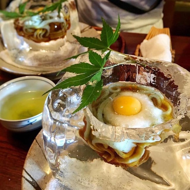 tempura matsu Japanese restaurant serves up noodles in stunning ice block bowls (1)