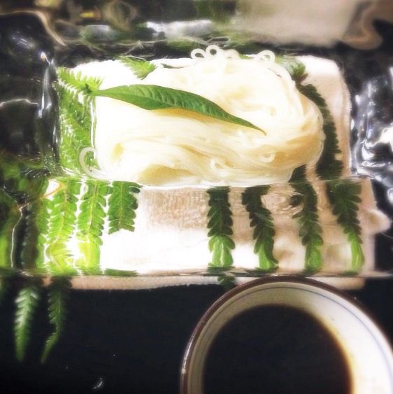 tempura matsu Japanese restaurant serves up noodles in stunning ice block bowls (1)