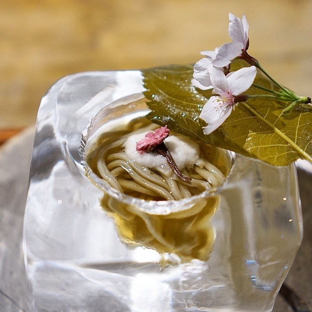 tempura matsu Japanese restaurant serves up noodles in stunning ice block bowls (1)