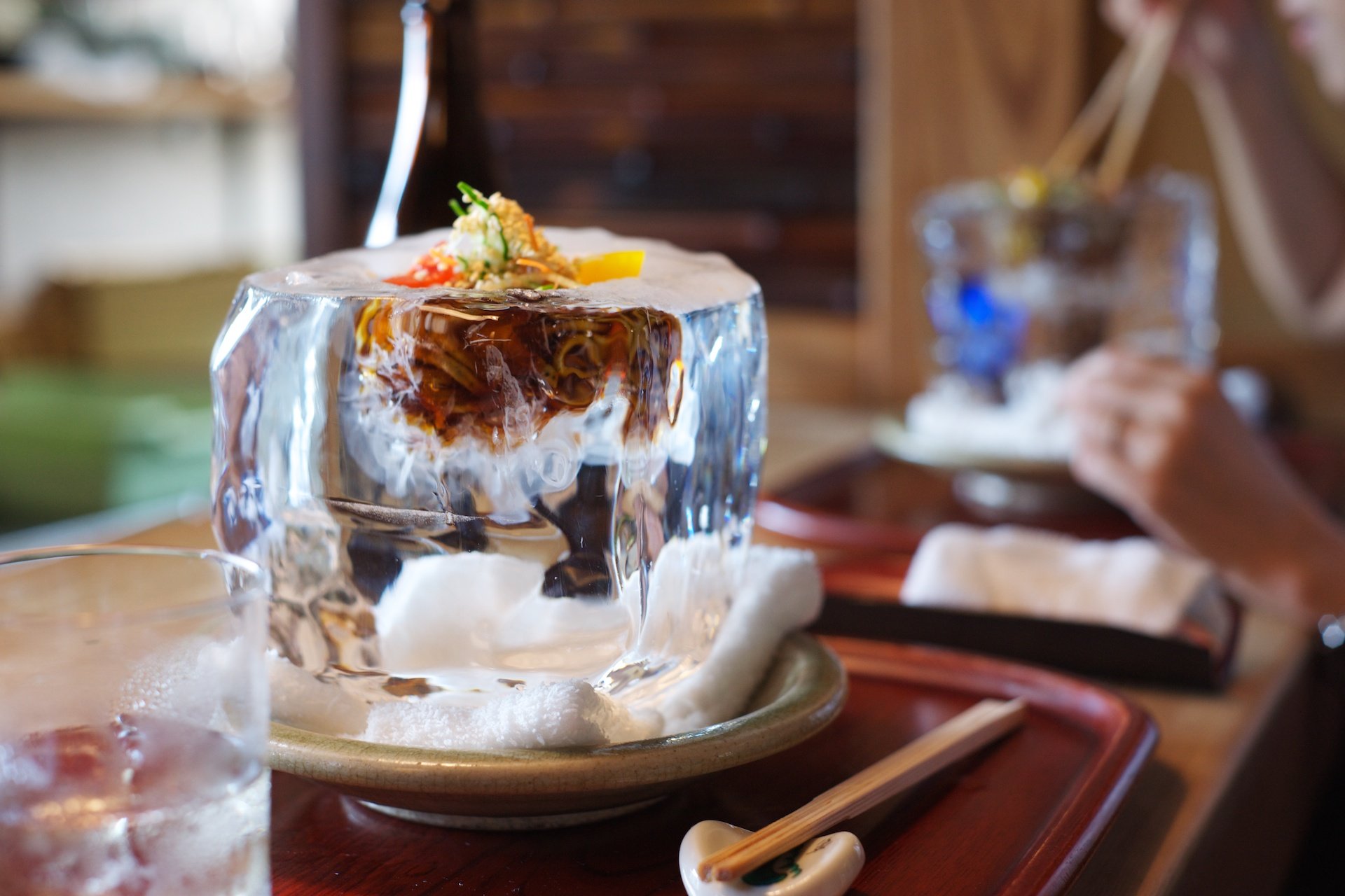 tempura matsu Japanese restaurant serves up noodles in stunning ice block bowls (1)
