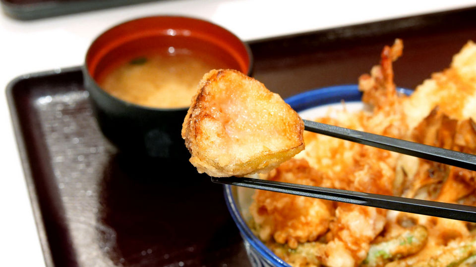Tempura made from Fukuoka Prefecture tempura with fruit figs tempura was eaten with Tempaku Tanaya