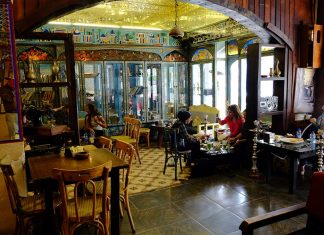 Inside-Cafe-in-Amman