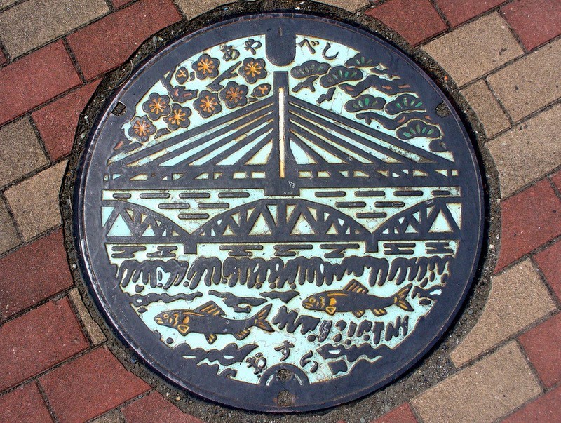 Japanese-manhole-cover-art by S.Morita photographer (14)