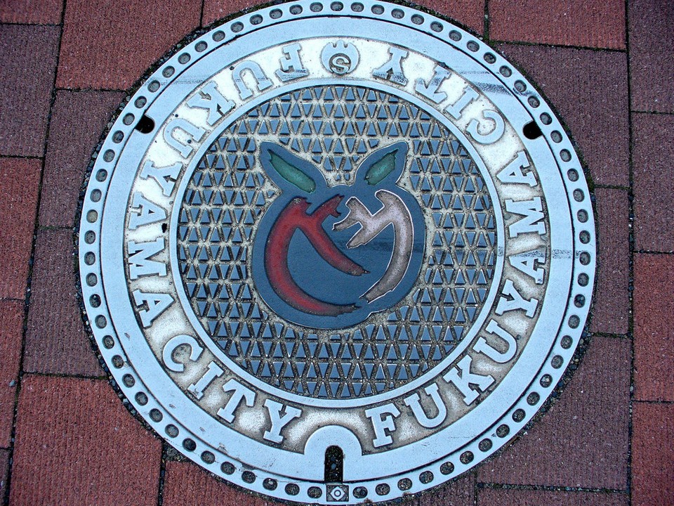 Japanese-manhole-cover-art by S.Morita photographer